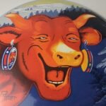 Vintage LaVache Qui Rit Porcelain Sign – Dairy Cow Milk Service Gas Pump Sign - Image 3