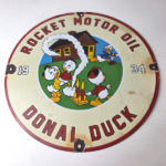Vintage Rocket Motor Oil Sign – Donald Duck Gas Station Pump Porcelain Sign - Image 15