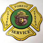 Vintage United States Forest Service Sign – Smokey Bear Porcelain Gas Pump Sign - Image 15