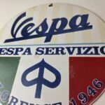 Vintage Vespa Servizio Sign – Italian Gas Station Porcelain Advertising Sign - Image 4